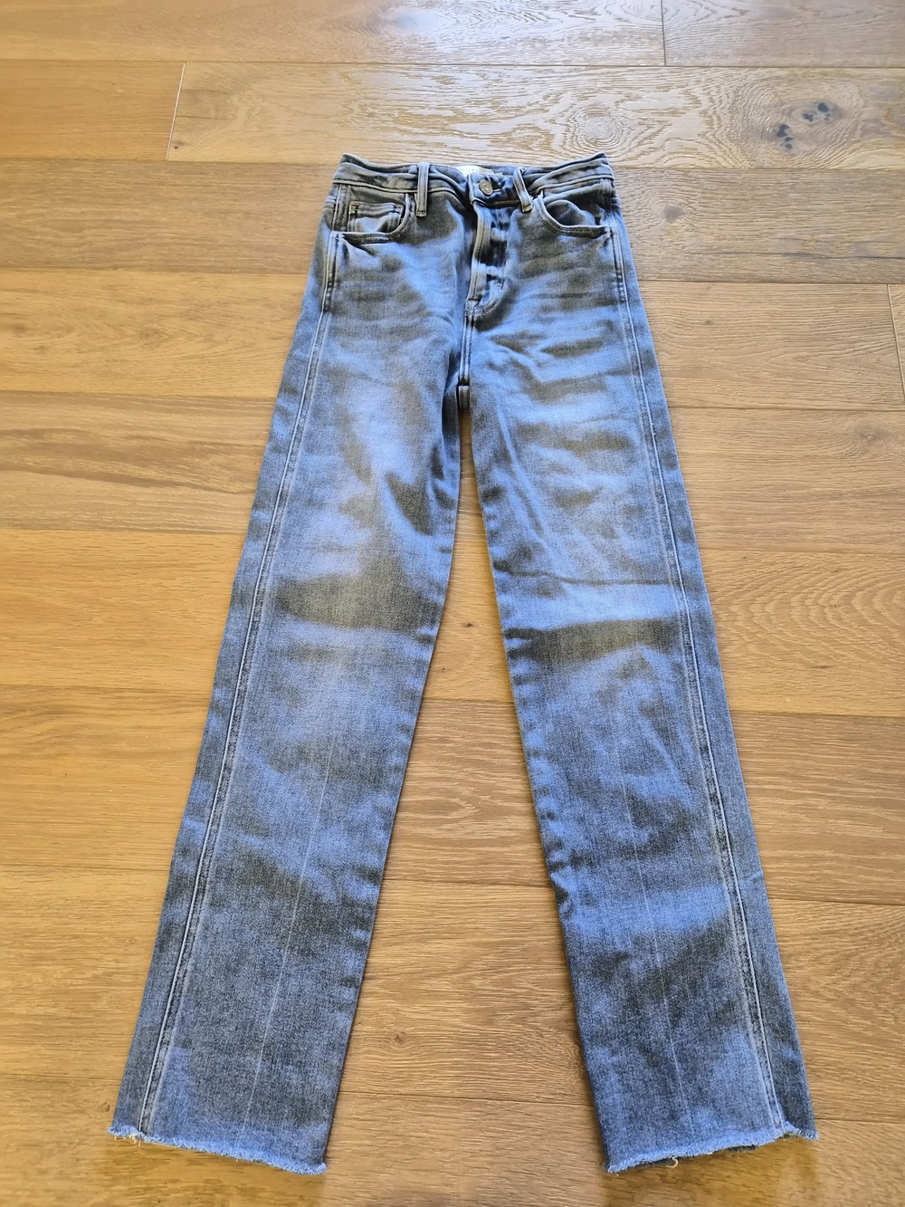 Women’s Straight Leg Jeans in Faded Blue